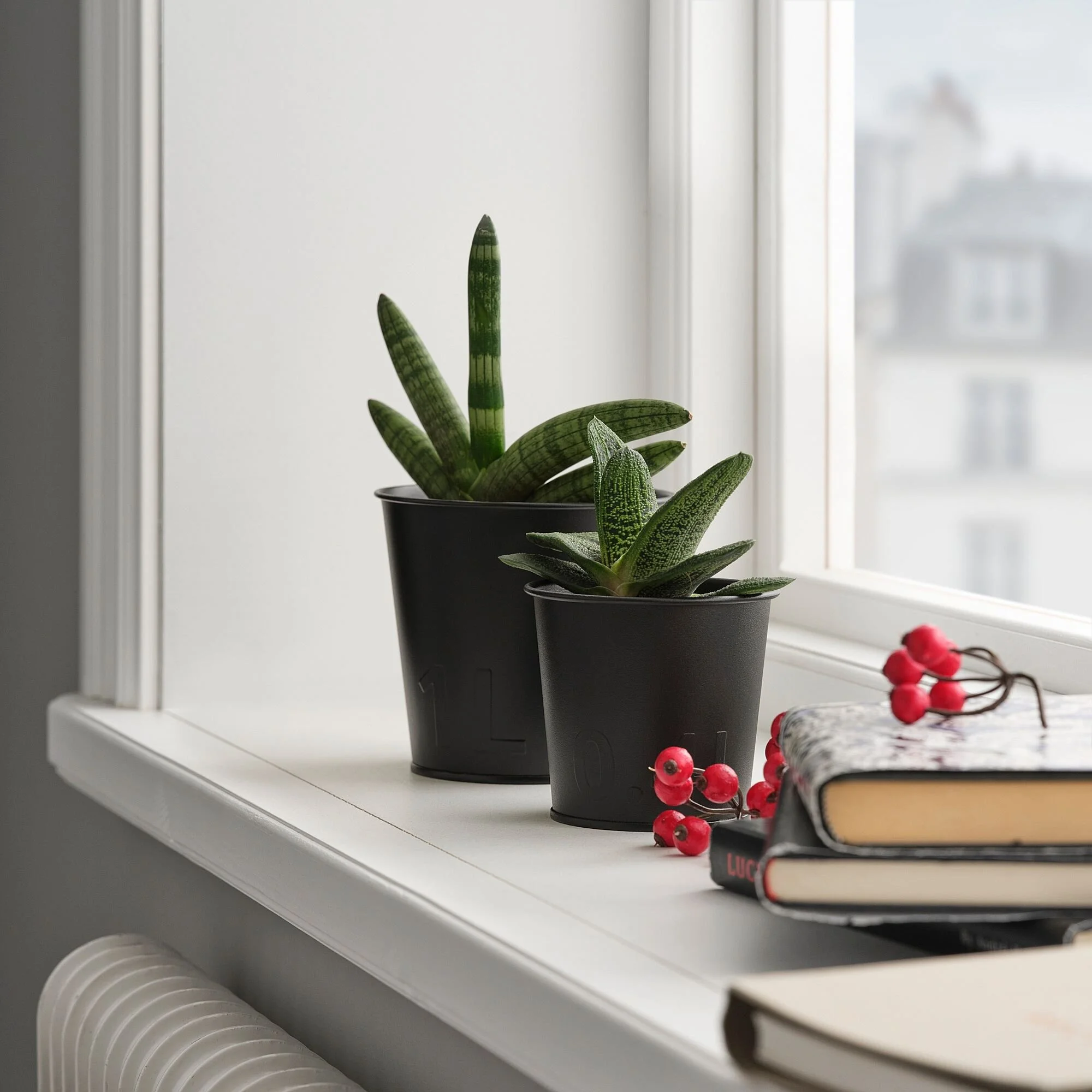 گلدان فلزی مشکی ایکیا IKEA ÅKERBÄR گلدان فلزی مشکی ایکیا IKEA ÅKERBÄR