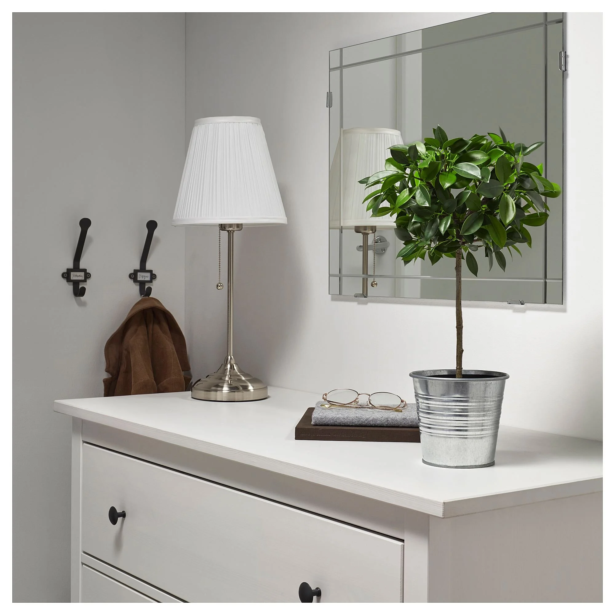 گیاه توپی بلند همراه با گلدان پلاستیکی ایکیا مدل IKEA FEJKA گیاه توپی بلند همراه با گلدان پلاستیکی ایکیا مدل IKEA FEJKA