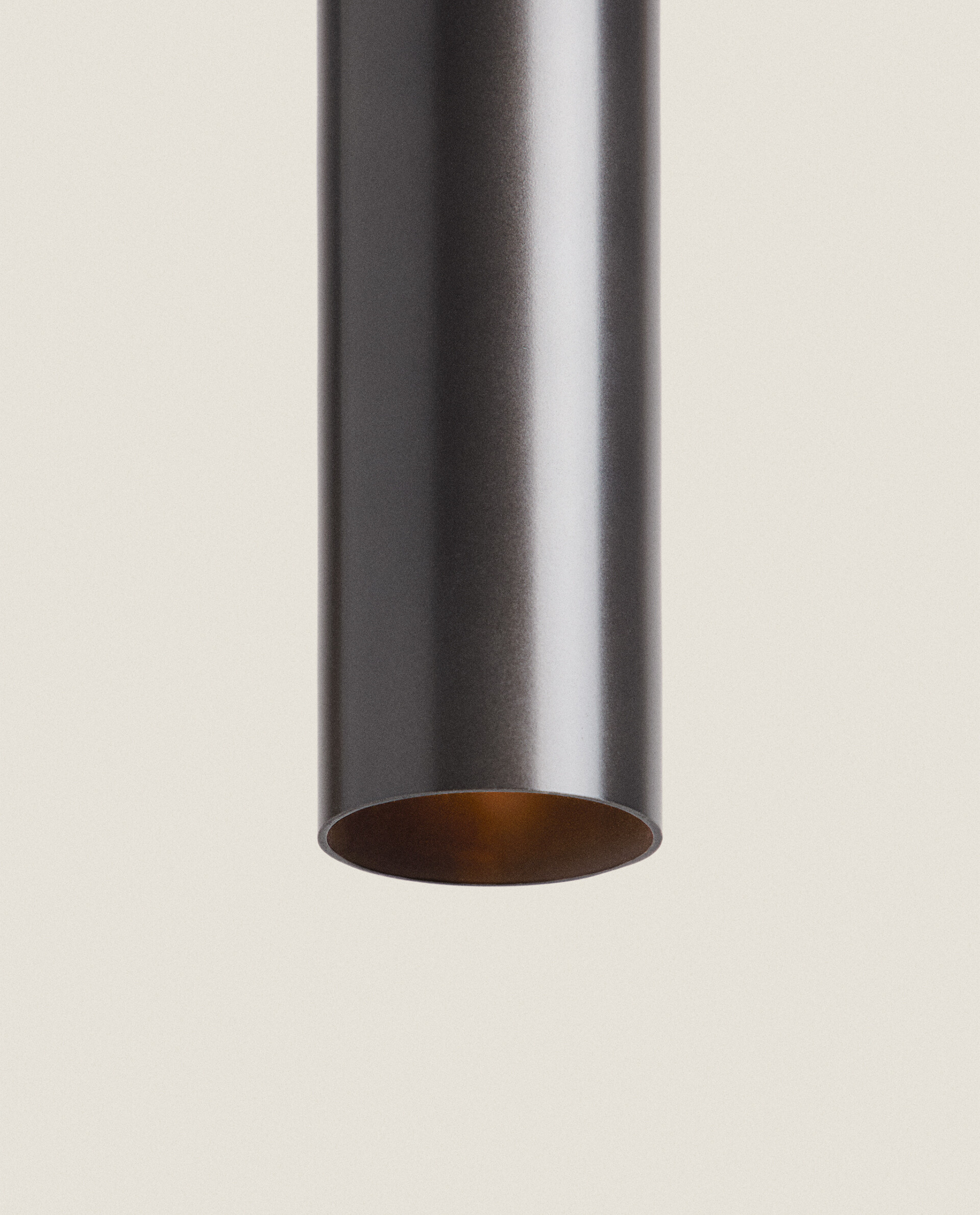 آویز سقفی استوانه ای زارا - مشکی آویز سقفی استوانه ای زارا - مشکی