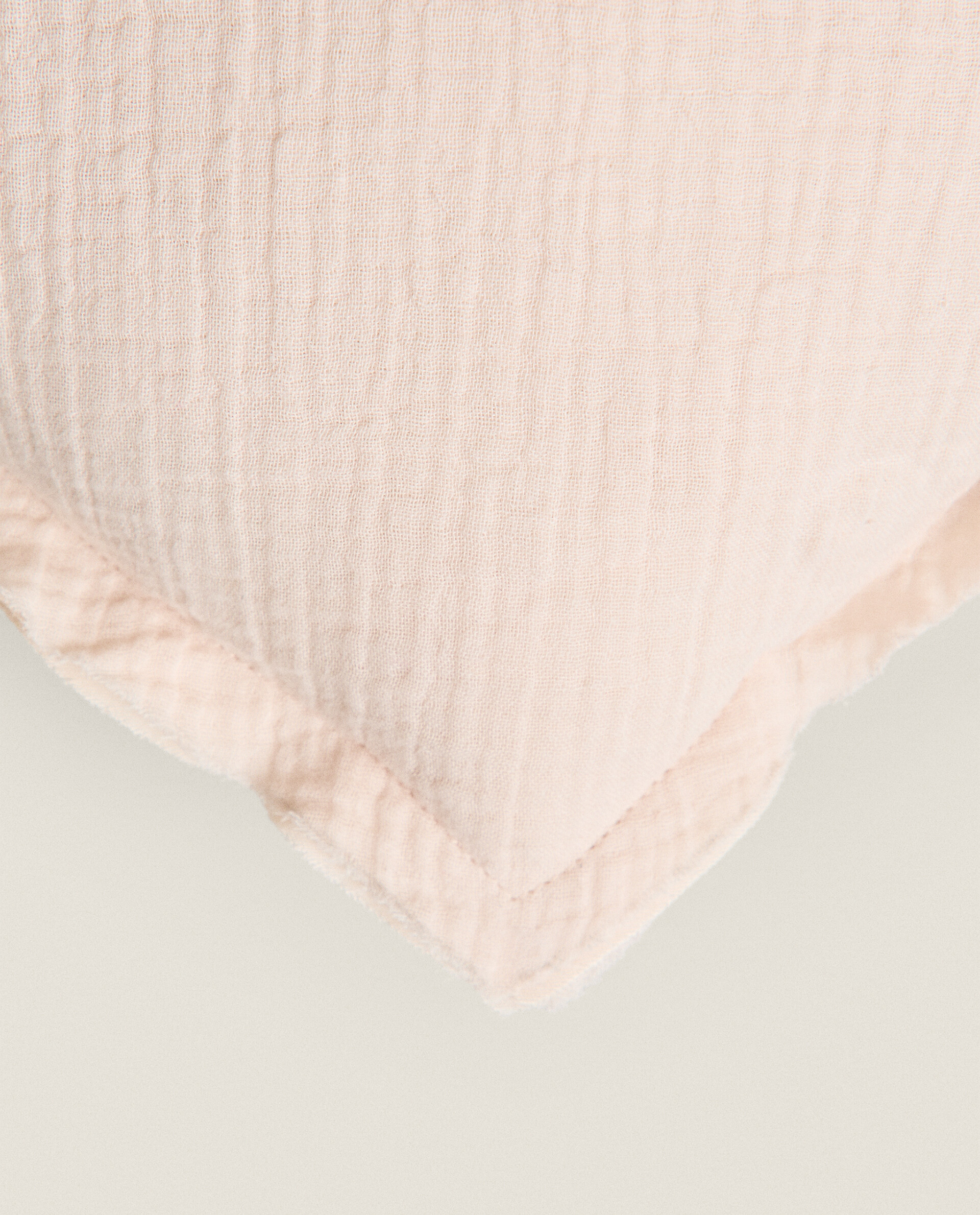 کوسن قلبی کودک برند زارا - صورتی کوسن قلبی کودک برند زارا - صورتی