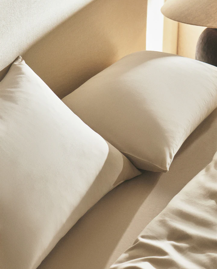 ست دو تایی روبالشی ساتن برند زارا - کرم ست دو تایی روبالشی ساتن برند زارا